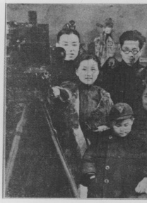 华语方面，吴宇森导演和《精武风云·陈真》也于1日晚抵达威尼斯但集体缺席开幕红毯。